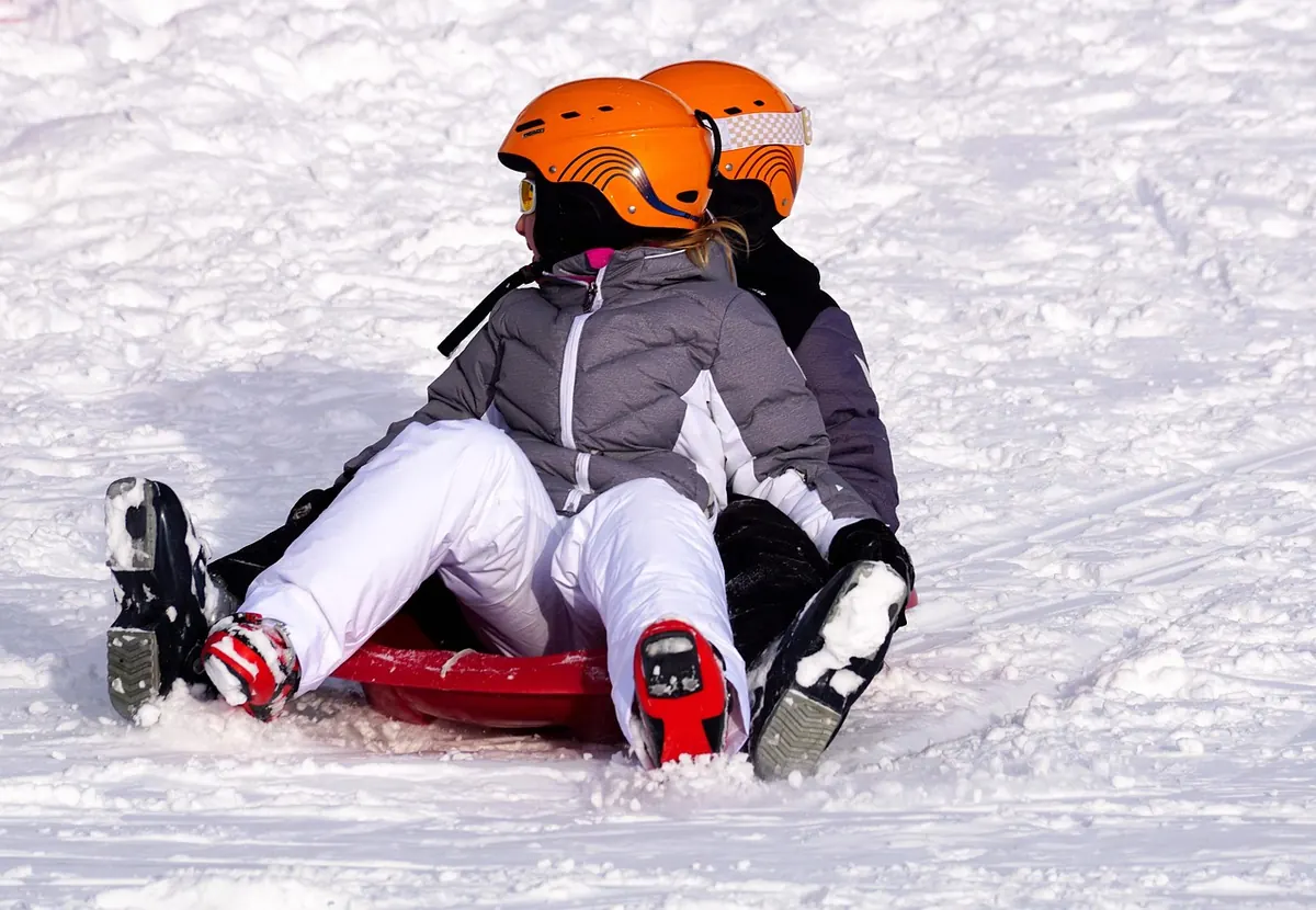 Winter Outdoor Play: How to Keep Kids Warm and Moving